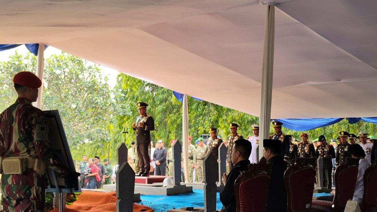 Panglima TNI Pimpin Upacara Pemakaman Eks KSAD Jenderal (Purn) Subagyo HS
