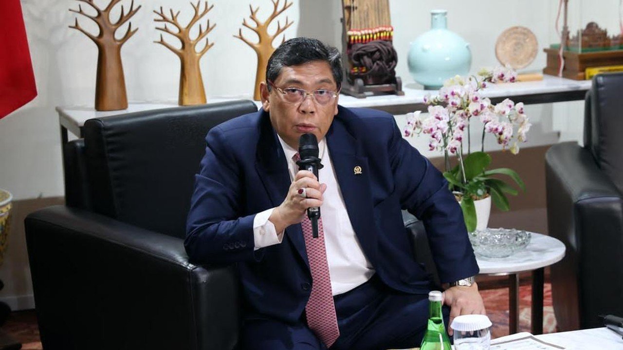 PDIP DPR Akan Bahas Putusan MK soal Ijazah Gibran Bersama Puan dan Hasto