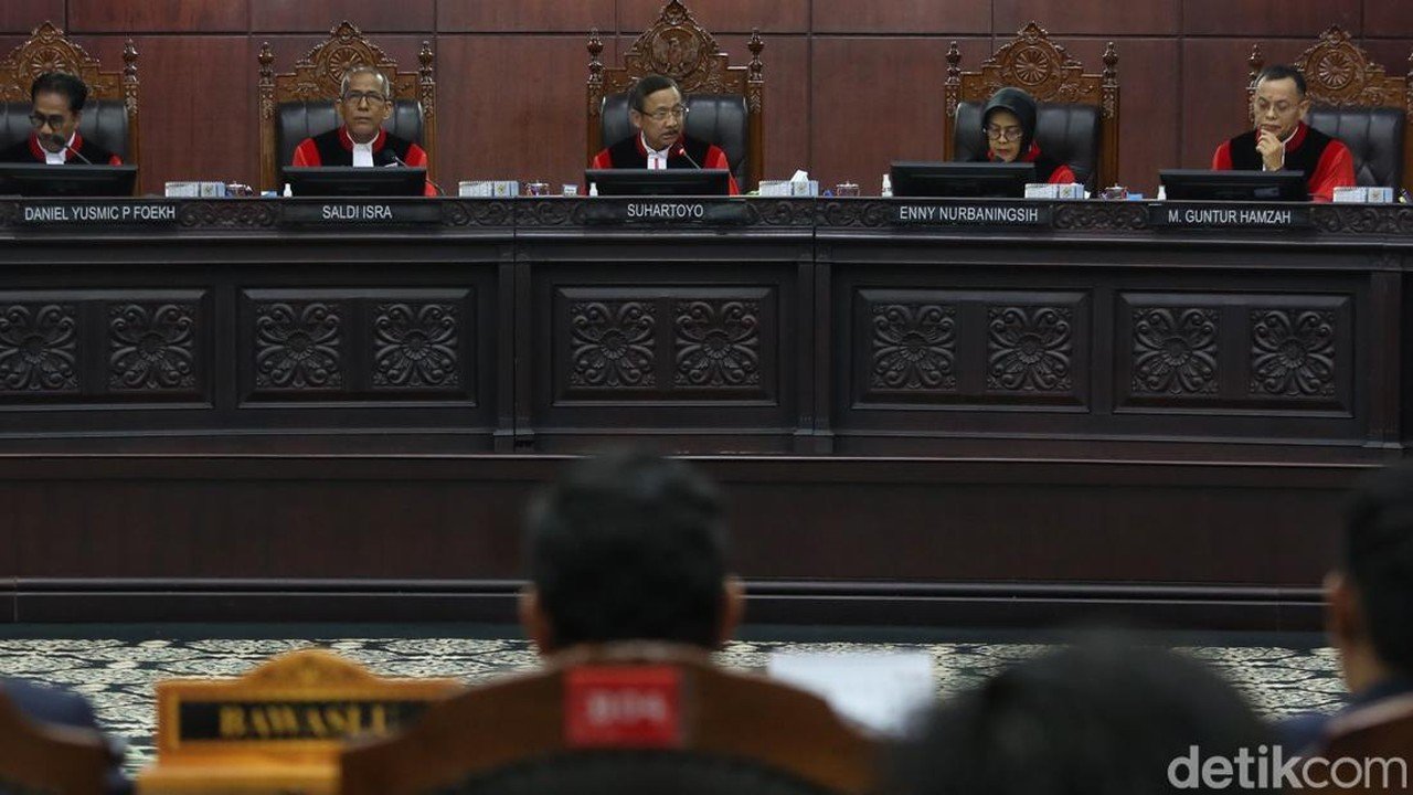 PDIP Hormati Putusan MK soal Ijazah Gibran, Sebut Ada Celah Hukum