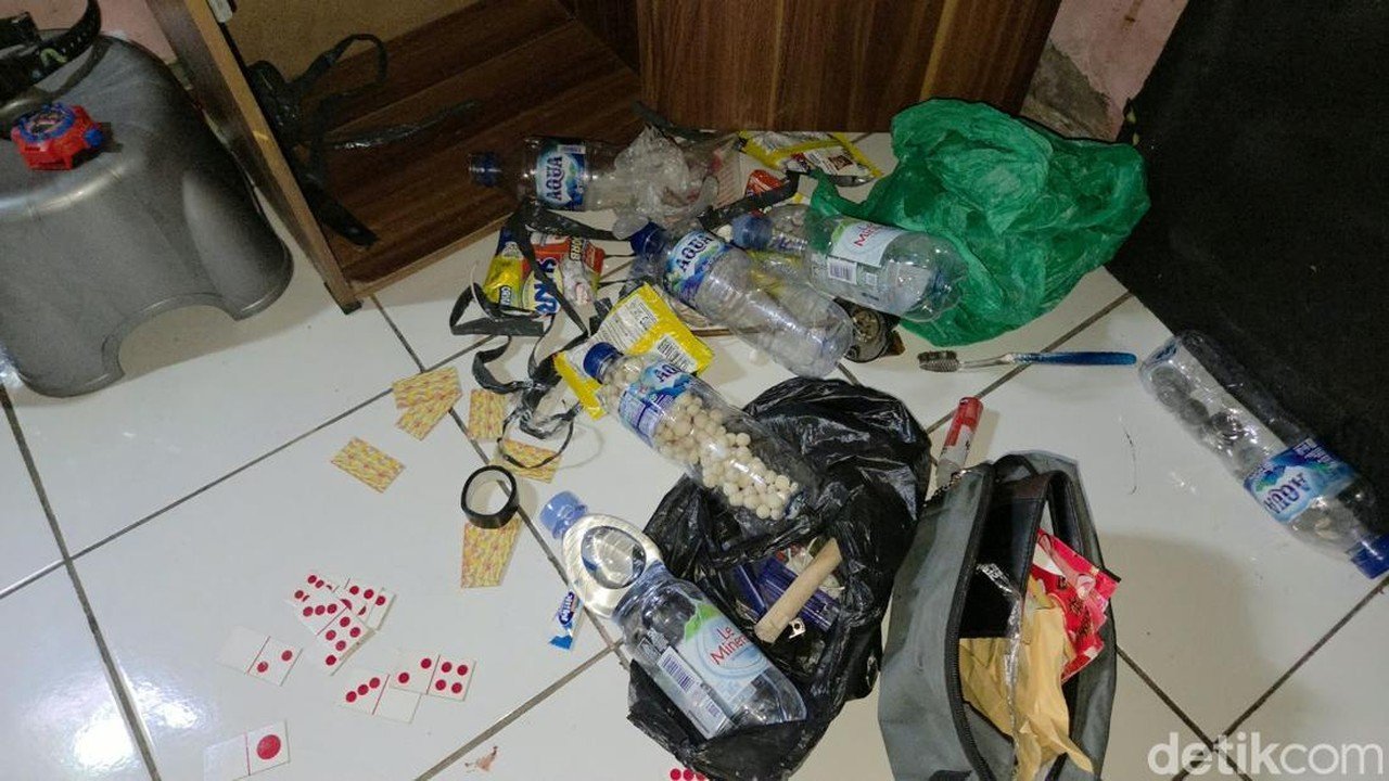 Penggerebekan Kampung Ambon: Modus Jaringan Narkoba Terbongkar, Sabu Disimpan di Motor dan Kos