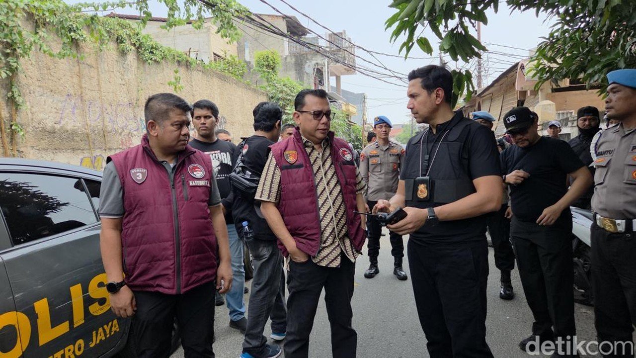 Penggerebekan Kampung Narkoba di Jakarta: 24 Orang Diamankan