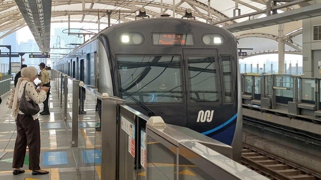 Perempuan di Jakarta: Cerita Perjuangan dan Kenyamanan di Tengah Hiruk Pikuk Transportasi Publik