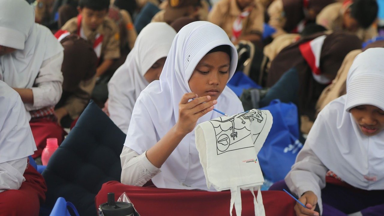 Pertamina International Shipping Edukasi Kelautan Lewat Seni untuk Generasi Muda