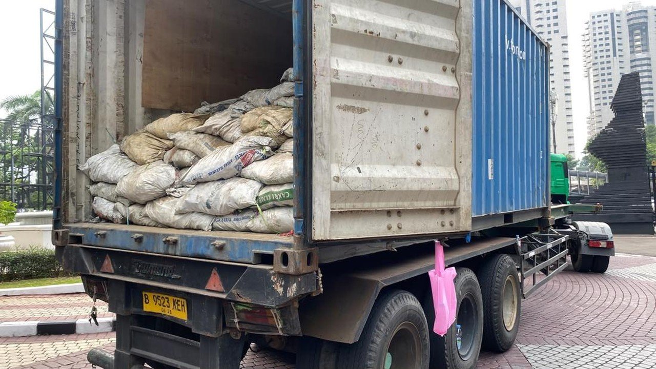 Polda Metro Jaya Gagalkan Pengiriman 54 Ton Galena Ilegal dari Gorontalo