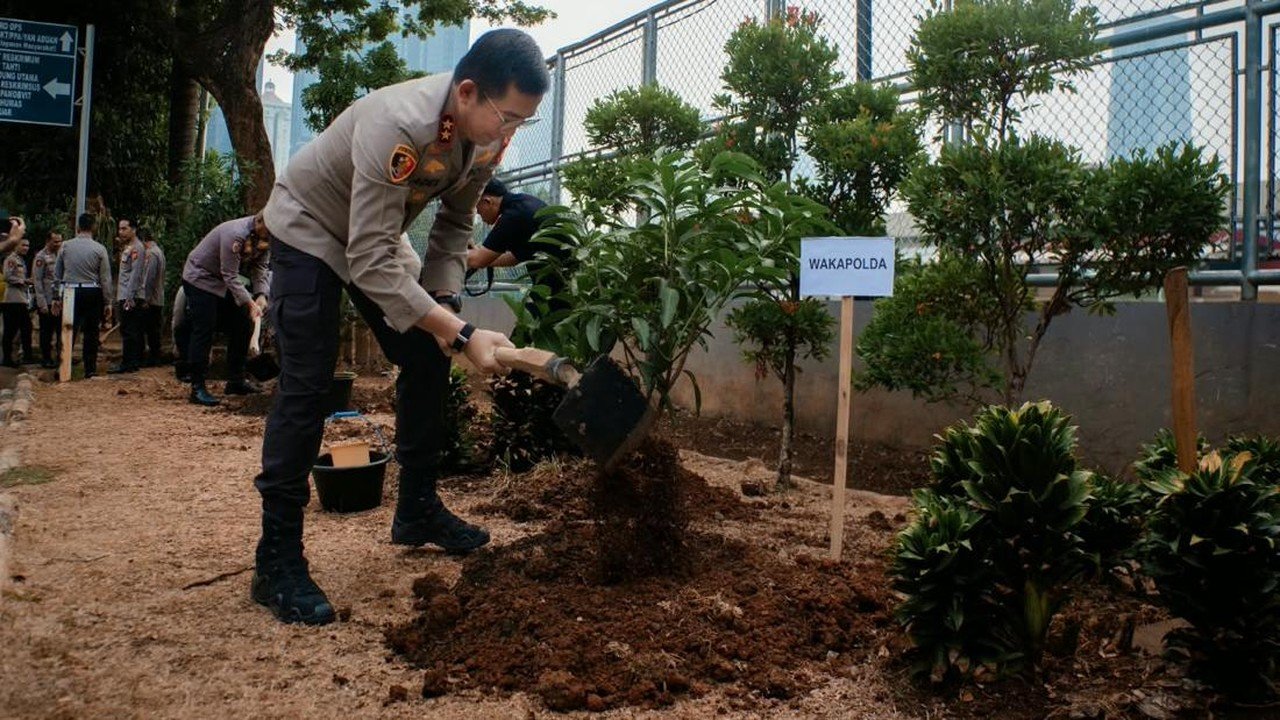 Polda Metro Jaya Hijaukan Lingkungan Melalui Program Green Policing