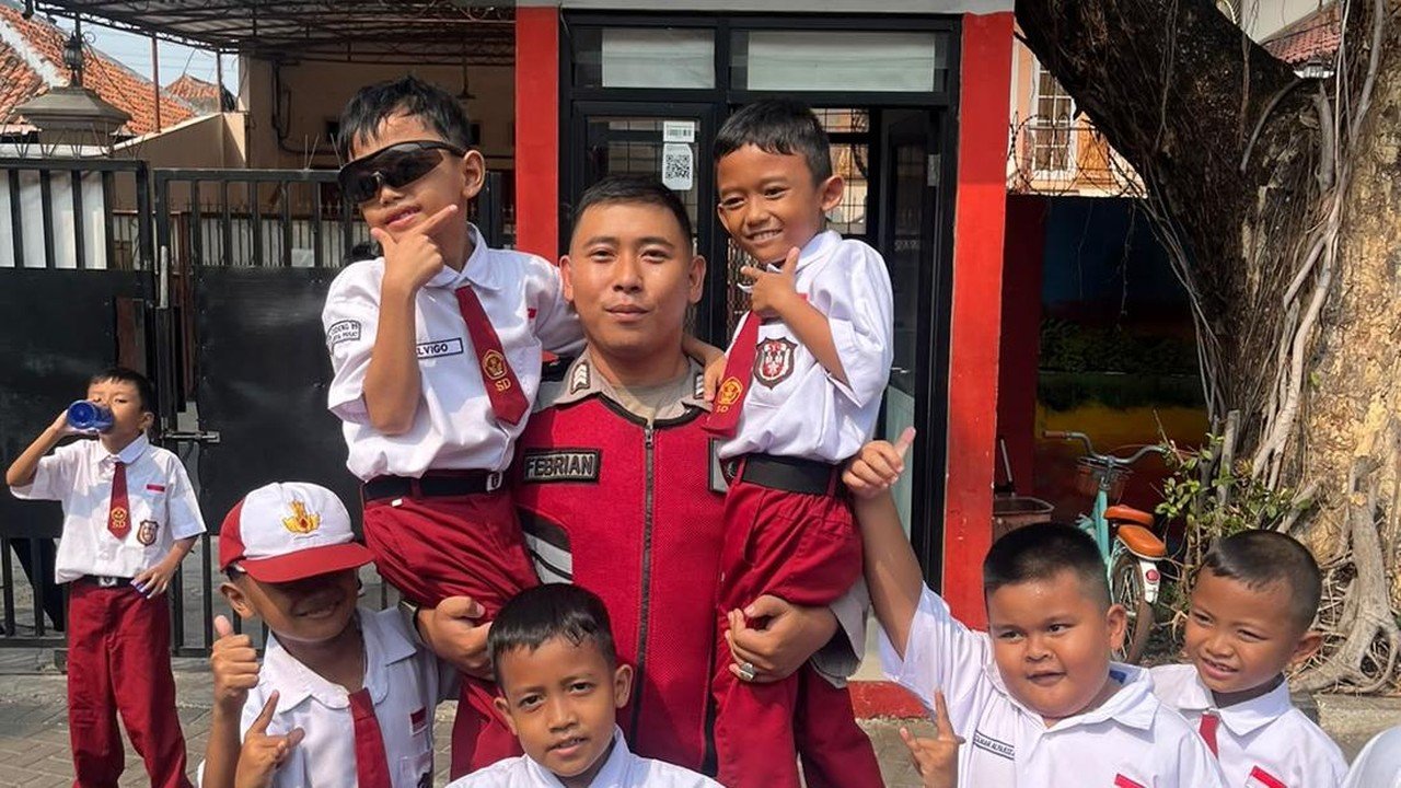 Polda Metro Jaya Tingkatkan Keamanan Sekolah Melalui Patroli Dialogis
