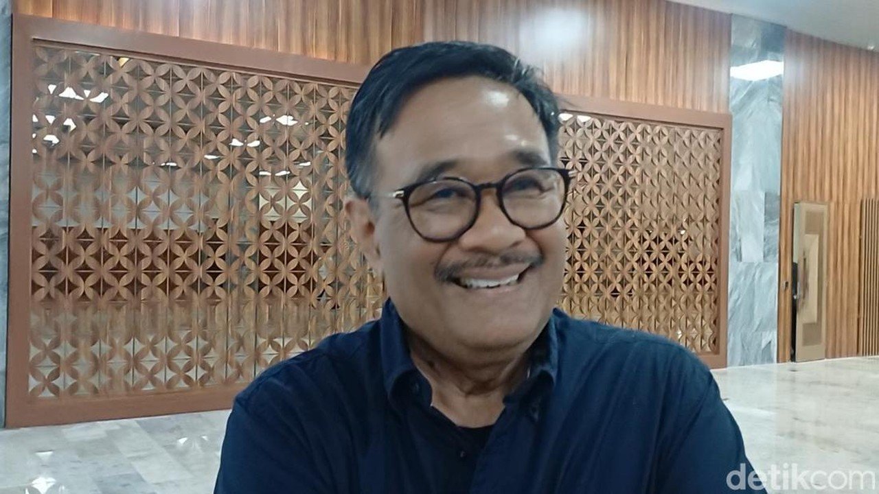 Polemik Ijazah Gibran, Djarot Usulkan Hak Menyatakan Pendapat di DPR