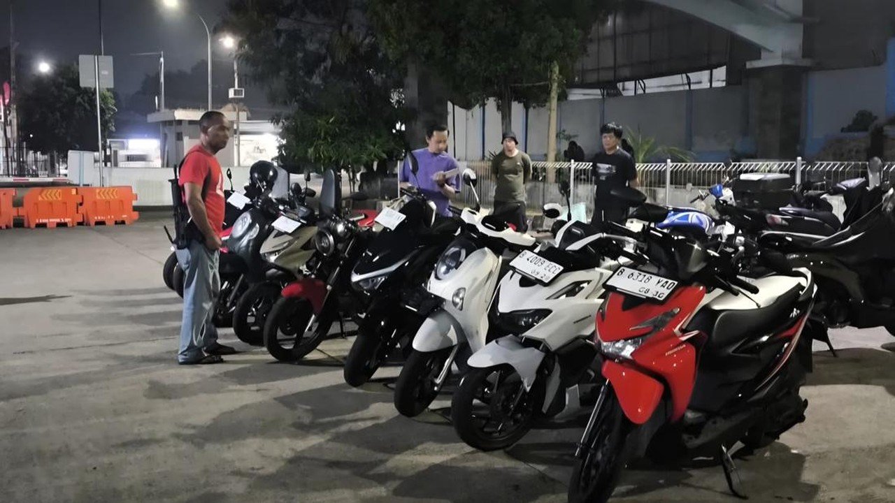 Polisi Sita 18 Motor dan 1 Mobil Hasil Curanmor di Cileungsi