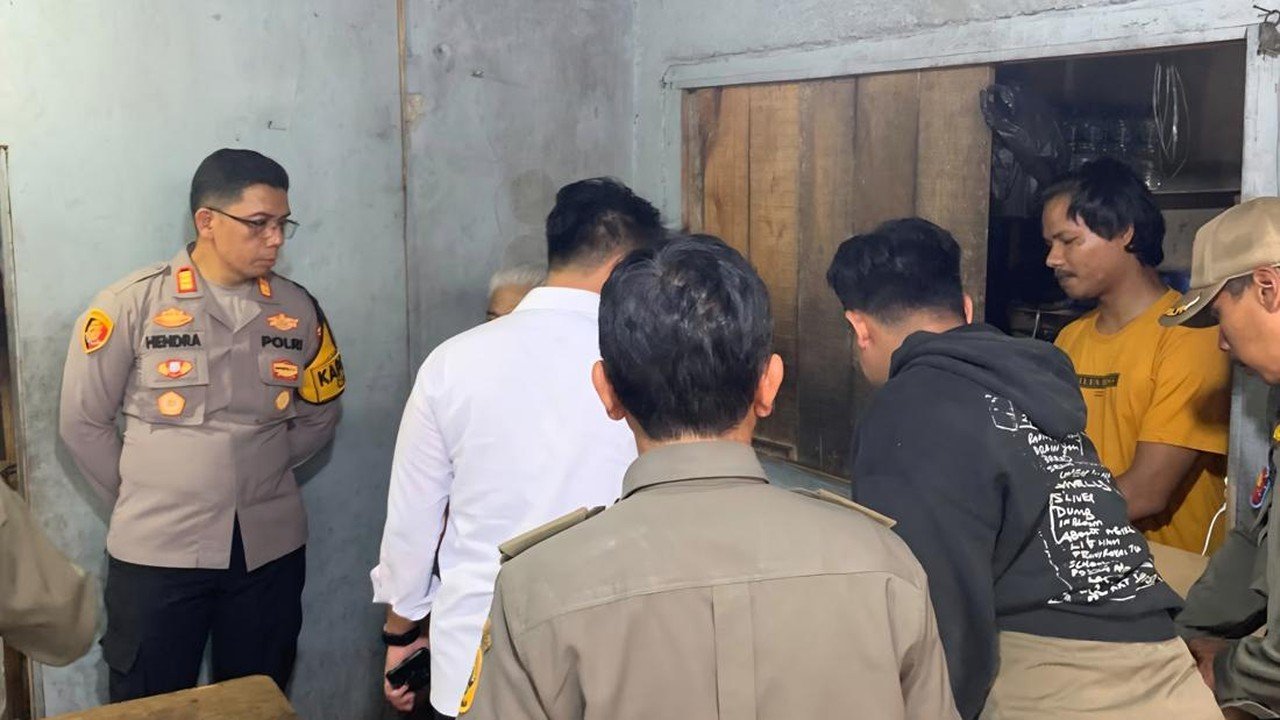 Polisi Sita 580 Butir Obat Keras dari Lapak Rongsokan di Bogor