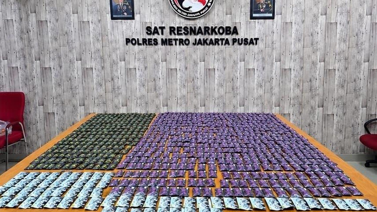 Polisi Sita Ratusan Cartridge Vape Berisi Etomidate dan Sabu dari Dua Pengedar