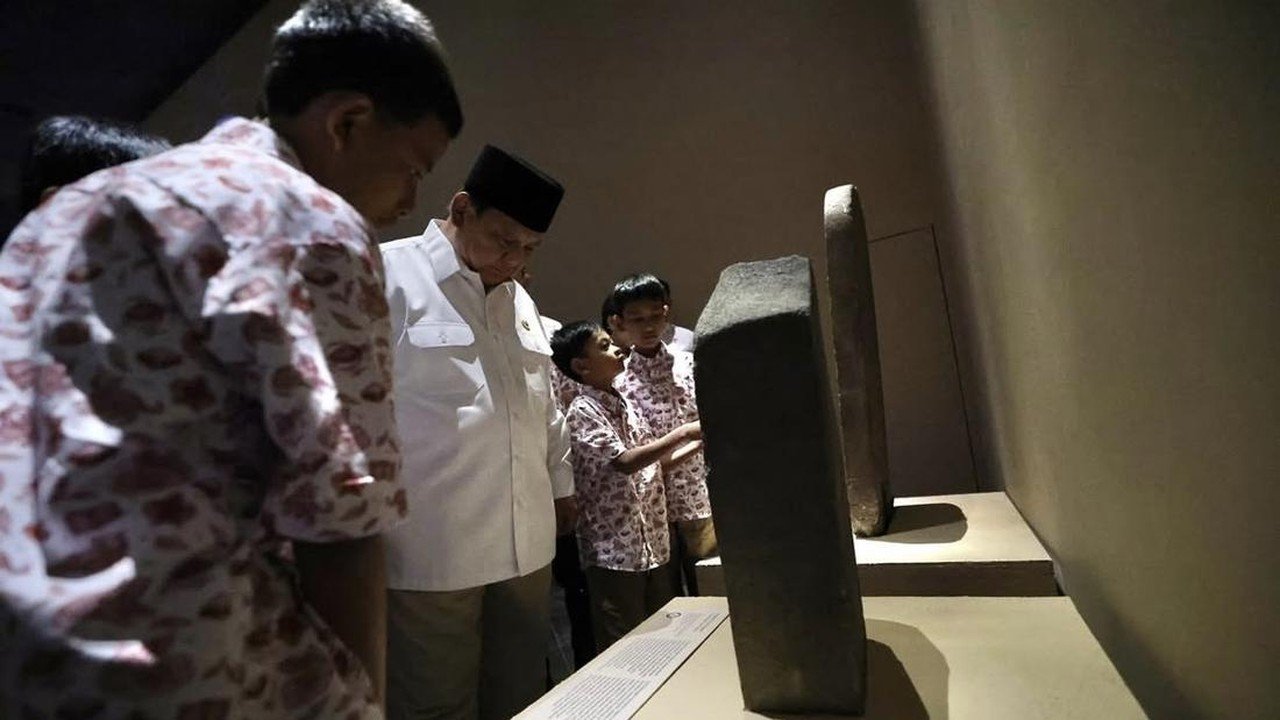 Prabowo Sambangi Museum Nasional Bersama Siswa, Bahas Revitalisasi Budaya