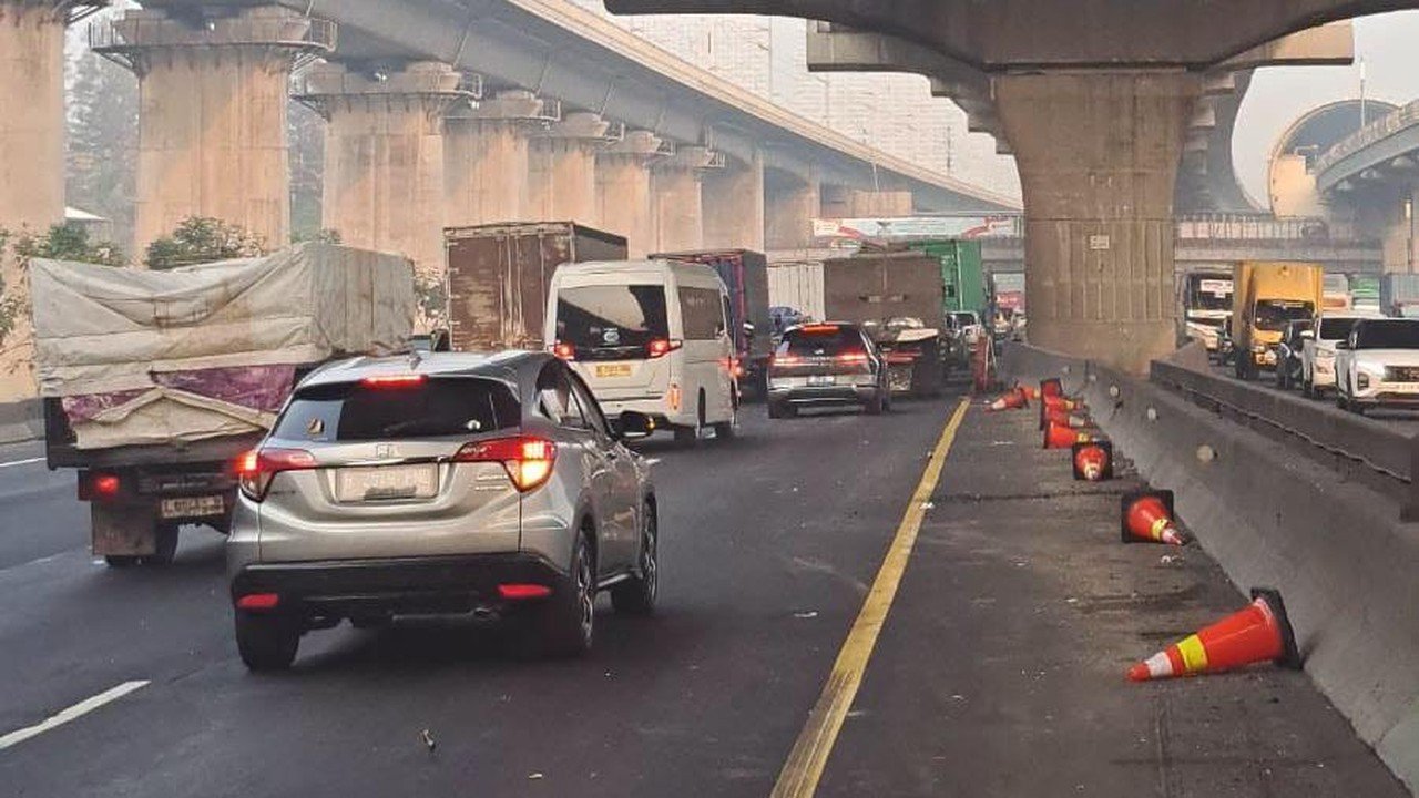 Proyek Perbaikan Jalan Sebabkan Kemacetan di Tol Bekasi Arah Jakarta