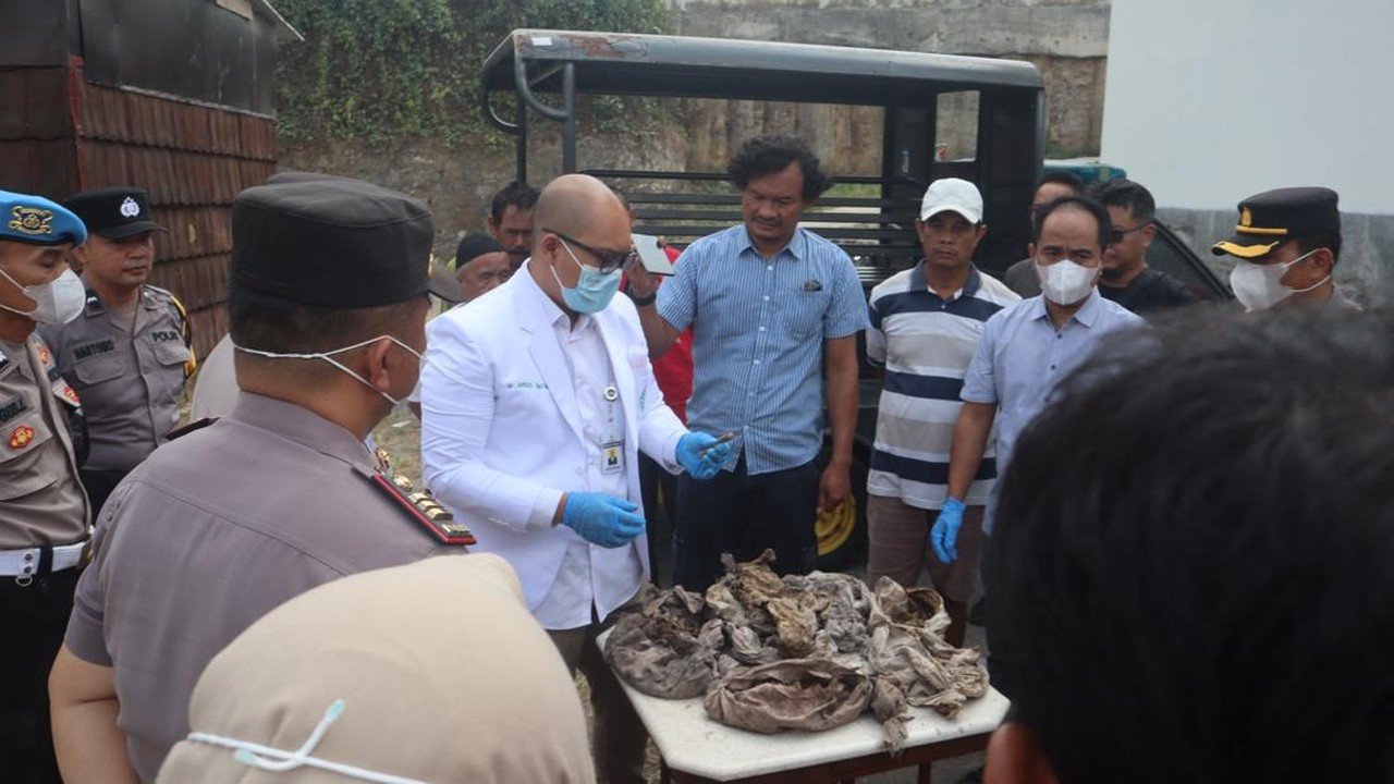 Puluhan "Pocong" Berisi Tulang Hewan Gemparkan Warga Magelang
