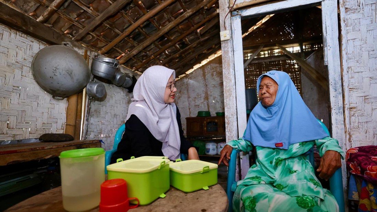 Rantang Kasih Banyuwangi: Makanan Bergizi Tiap Pagi untuk Lansia Dhuafa