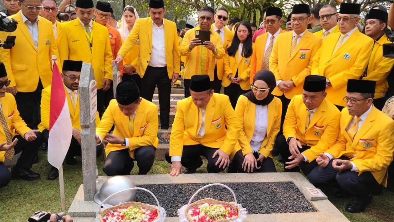 Rayakan HUT Ke-62, Partai Golkar Ziarah ke TMP Kalibata