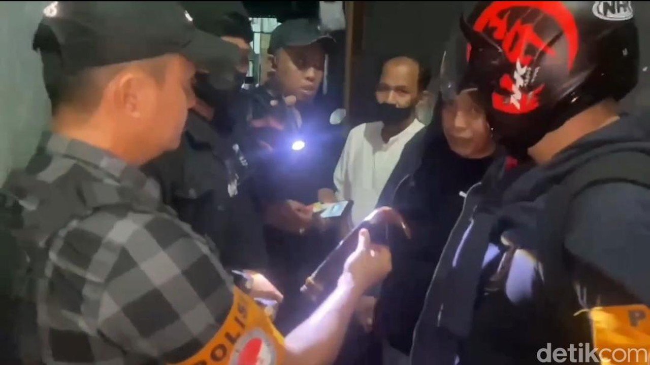 Salon di Makassar Diduga Gudang Sabu, Polisi Amankan 4 Orang dan Sita 90 Gram Narkotika