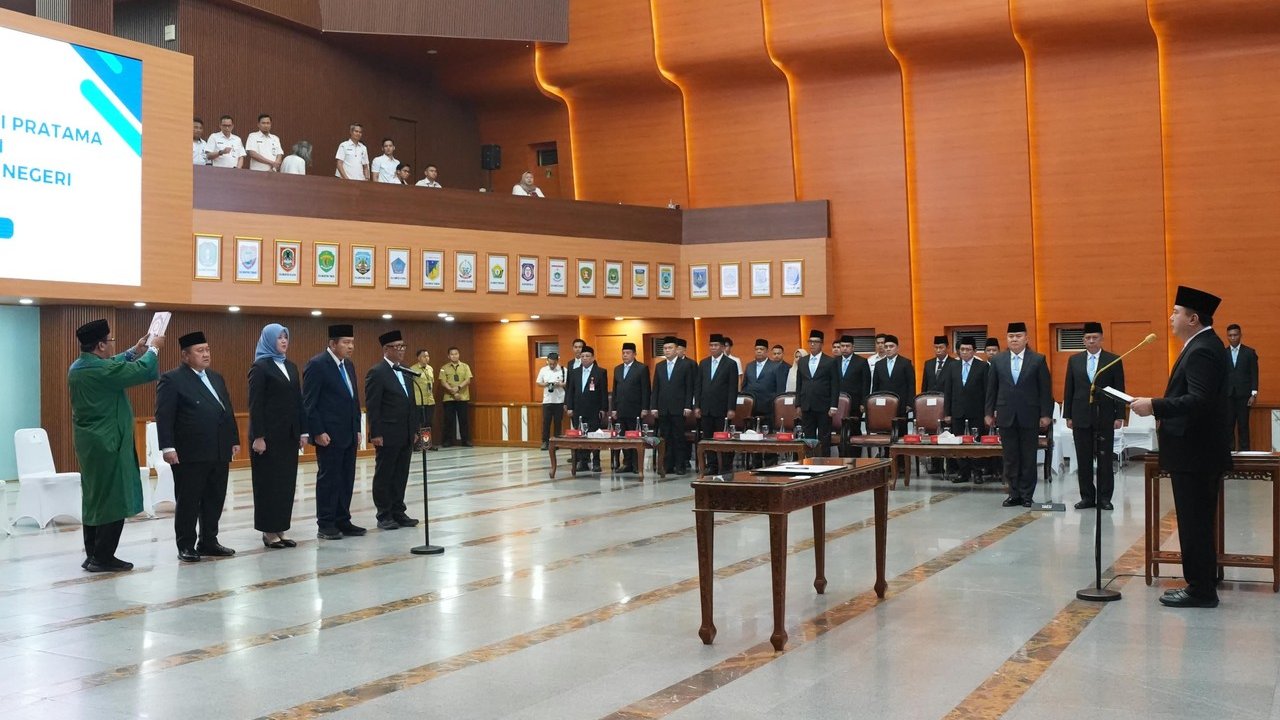 Sekjen Kemendagri Lantik 4 Pejabat, Tekankan Pentingnya Evaluasi dan Target Terukur