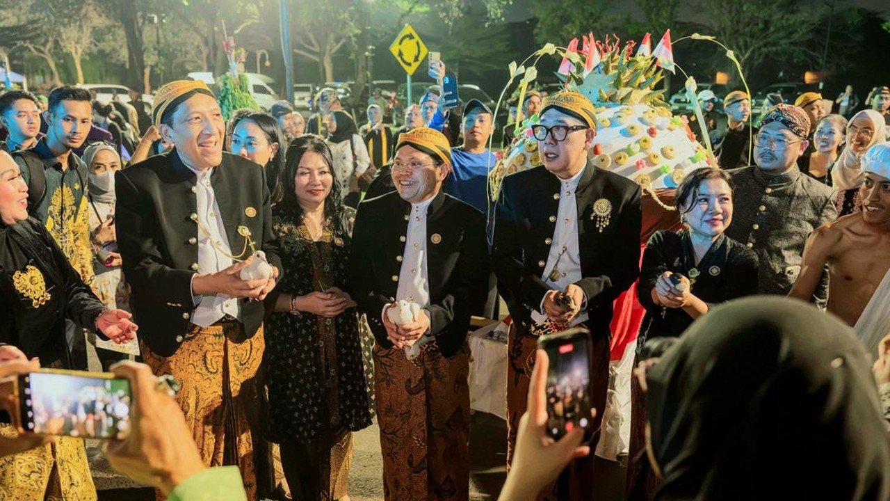 Sembilan Pusaka Kerajaan dan Kesultanan Dipamerkan dalam Kirab Budaya Nasional