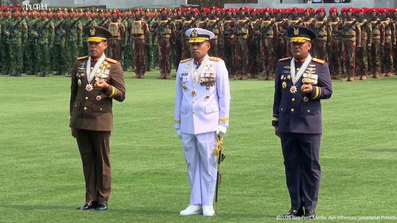 Seragam Upacara Baru TNI Terinspirasi Beskap, Prabowo Ingatkan Kedekatan dengan Rakyat