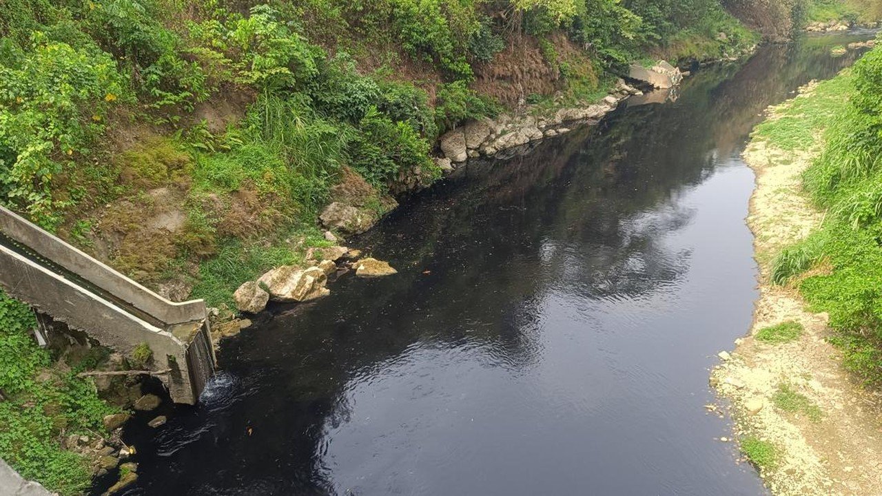 Sungai Cileungsi Menghitam, Warga Bogor Tuntut Solusi Cepat