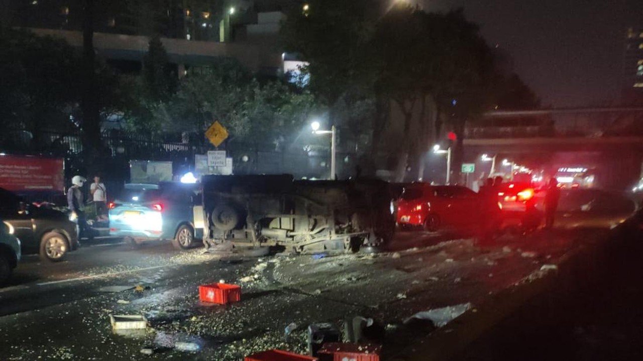 Tabrakan Maut di Jaksel: Mobilio Seruduk Pikap, 1 Tewas dan 5 Terluka