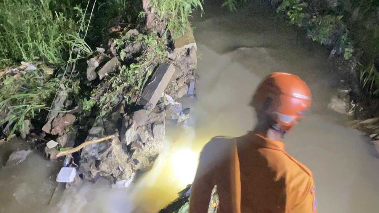 Tanggul Irigasi Cimanggu Bogor Jebol Akibat Luapan Kali