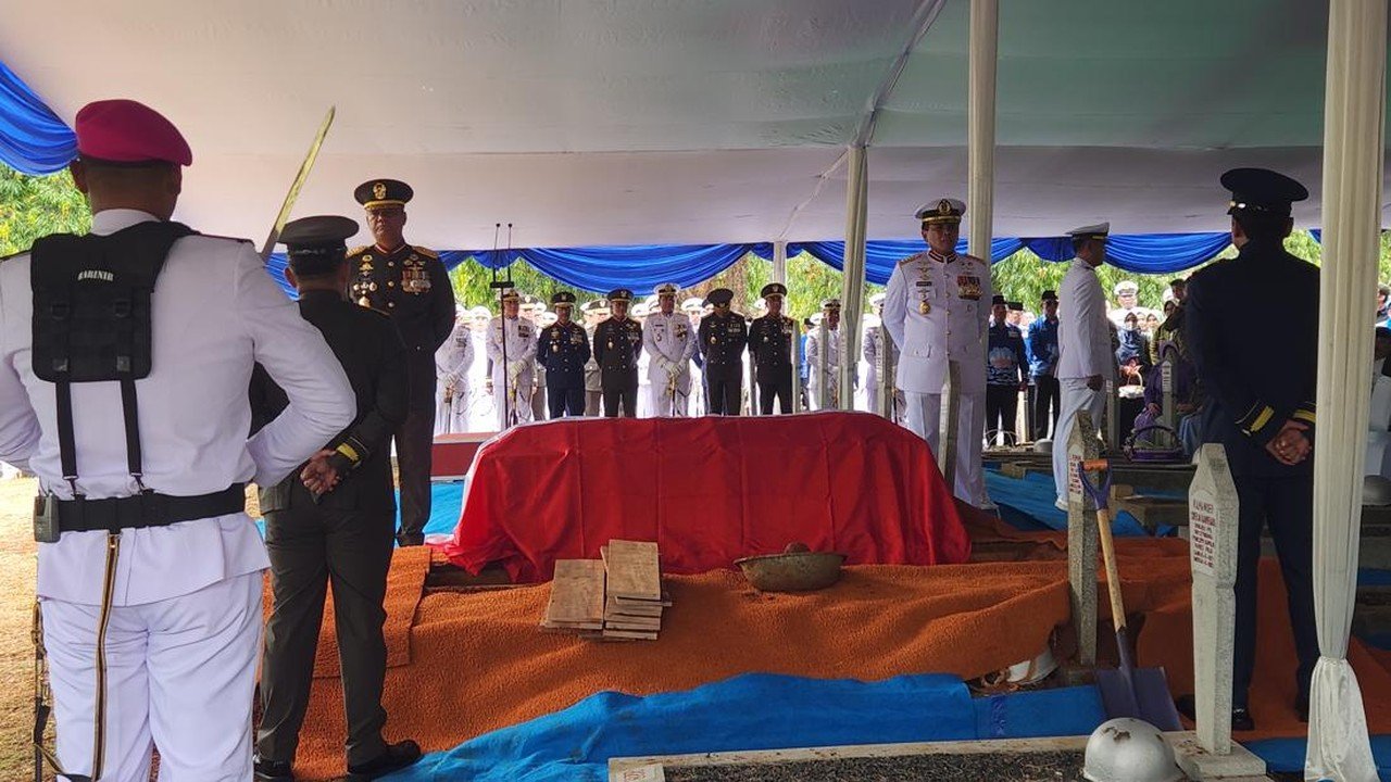 Upacara Militer Gelar Pemakaman Laksamana (Purn) Widodo AS di TMP Kalibata