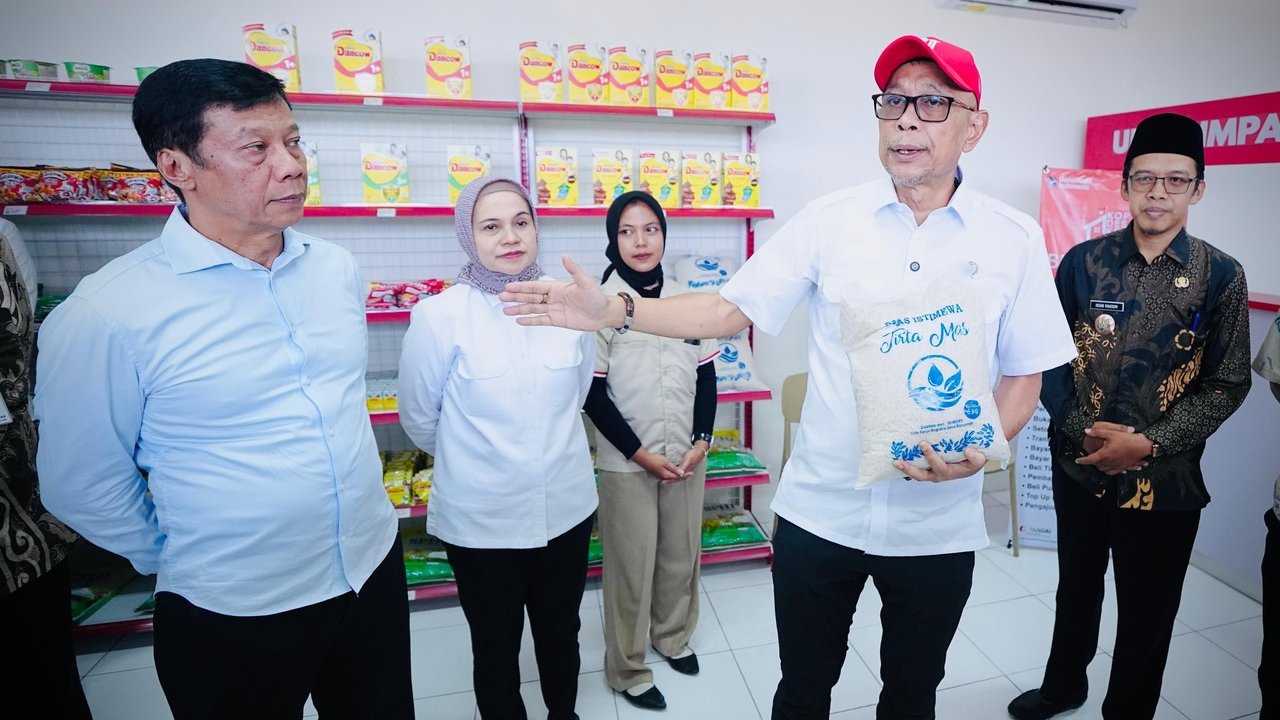 Wamensos Tinjau Koperasi Desa di Magelang, Pastikan Kebutuhan Pokok Terjangkau