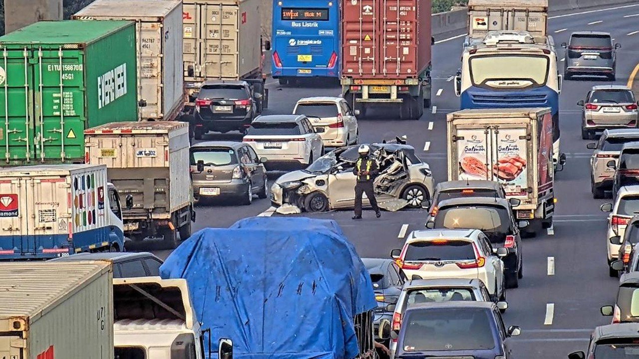 Wuling Binguo EV Kecelakaan di Tol Ancol, Korban Dibawa ke RS