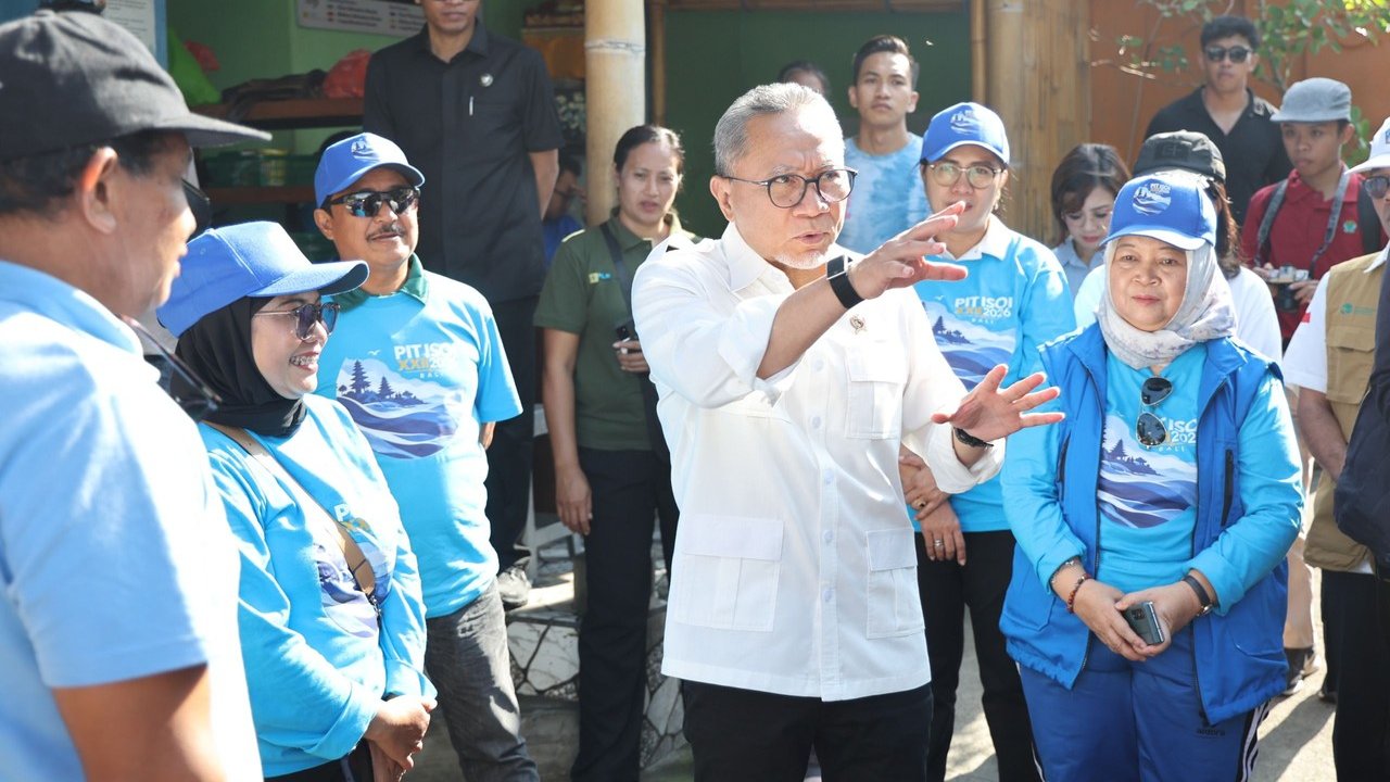 Zulhas Ajak Kolaborasi Jaga Lingkungan dari Hulu Sungai hingga Laut