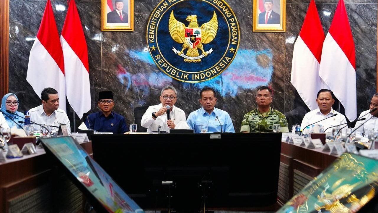 Zulhas Pimpin Rapat Koordinasi Koperasi Desa Merah Putih, Target Operasional Oktober 2026
